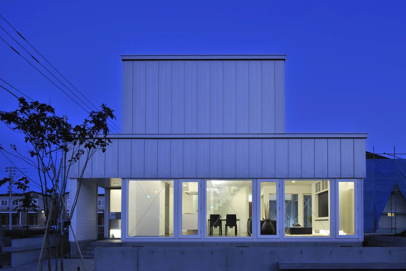 東区のコートHOUSE — 夕景外観